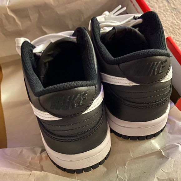 styling black and white dunks